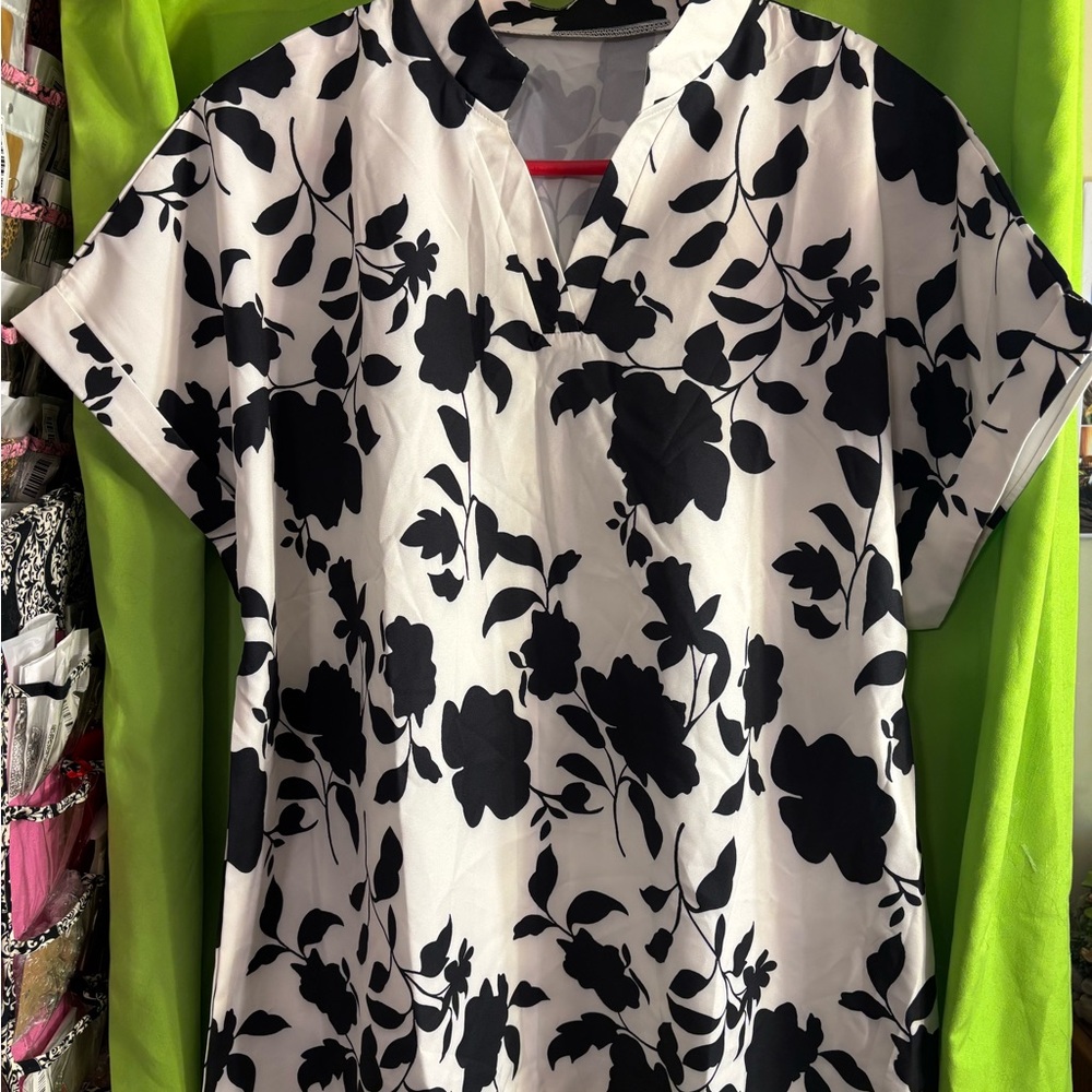 New Black and White Floral Blouse